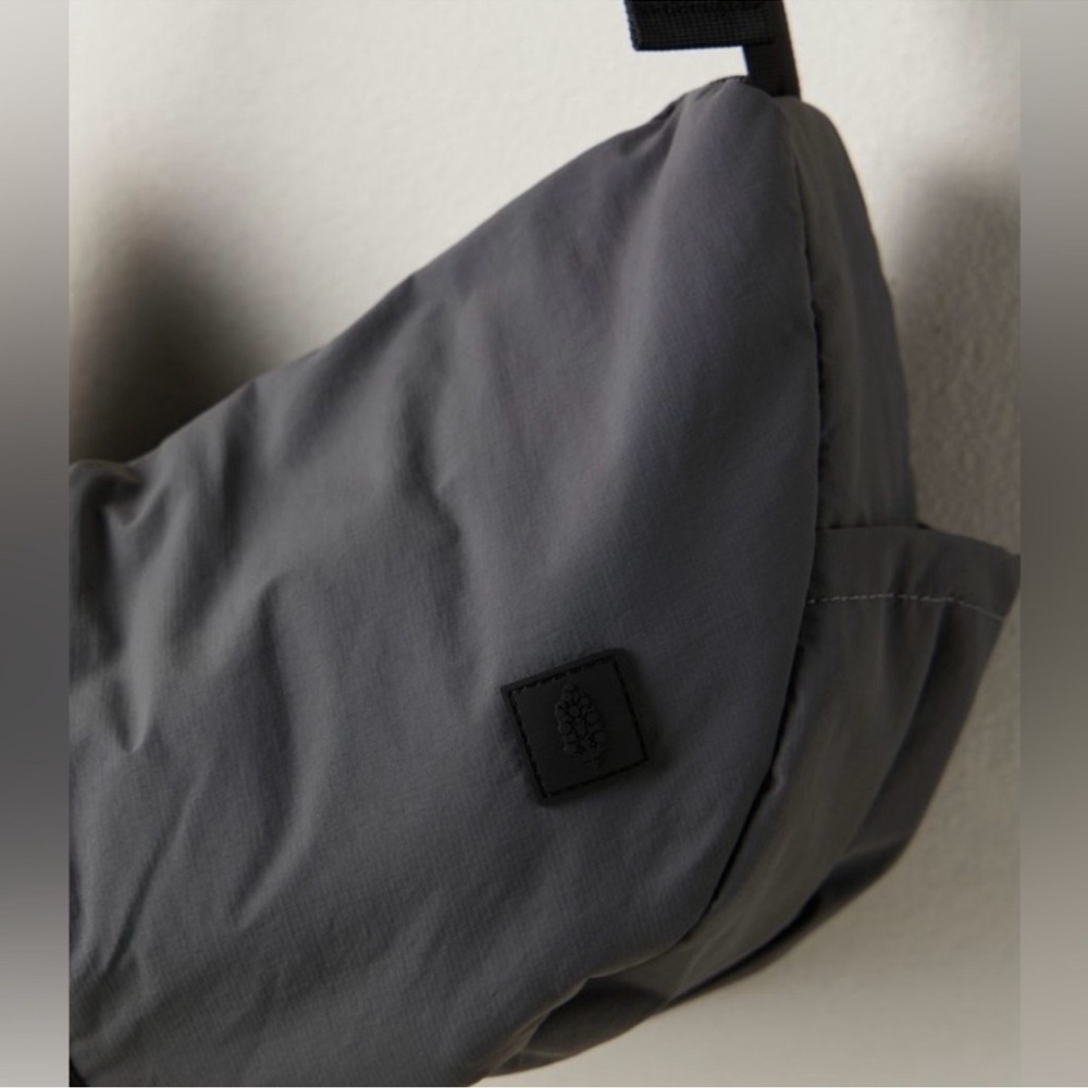 NWT Free People The Narrows Sling Bag - Picture 5 of 10